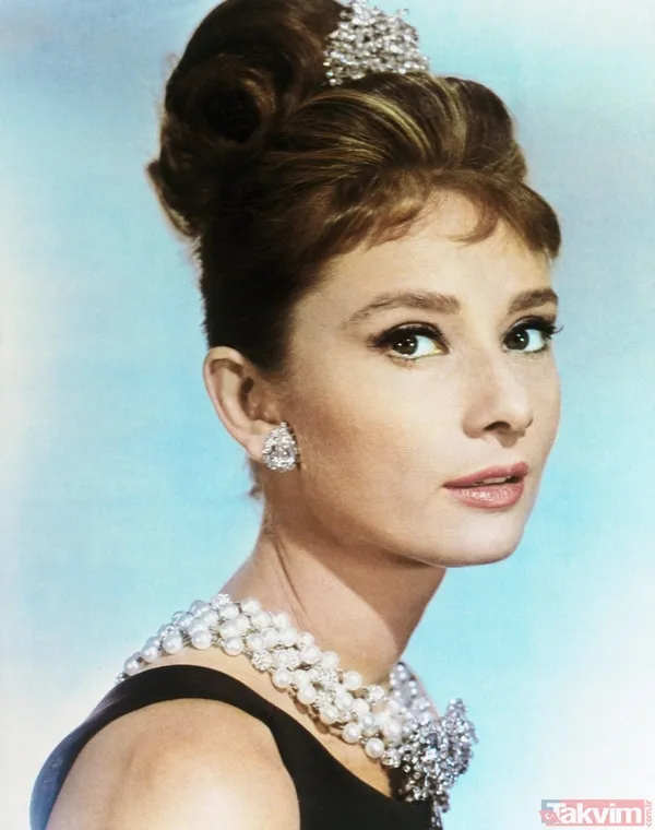 Lily Collins efsanevi Audrey Hepburn rolüyle beyaz perdeye dönüyor - 6