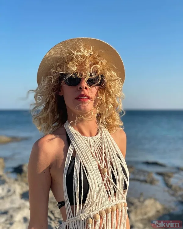 Güldür Güldür'ün Çiçek'i derin göğüs dekolteli dantelli büstiyeri ile ortalığı salladı! Açelya Topaloğlu'nu gören bir daha baktı - 9