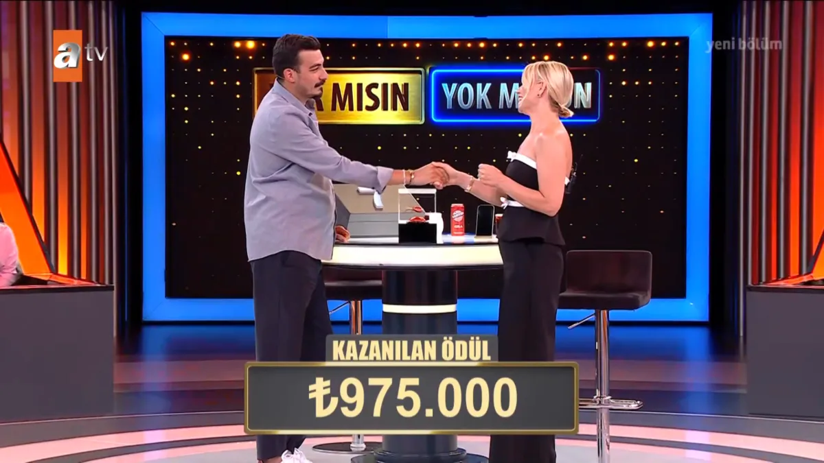 annesini-cekistirirken-sahnede-yakalandi-studyoda-buz-gibi-esen-dedikodu-ani-1787173653120.png Annesini çekiştirirken sahnede yakalandı! Stüdyoda buz gibi esen dedikodu anı-11