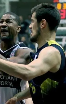 Fenerbahçe seriyi 3-0'a getirdi