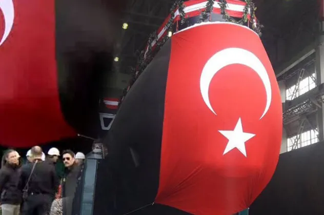 Yerli denizaltının ilk görüntüsü geldi! Bugün suya indiriliyor
