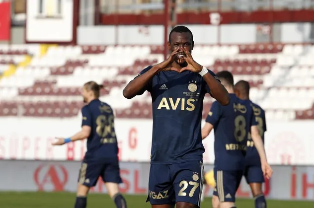 Mesut sahne aldı, Fener Hatay’ı yıktı