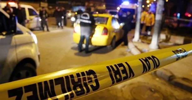 İstanbul’un göbeğinde korkunç olay! Gazete okuyan arkadaşını defalarca sırtından bıçakladı