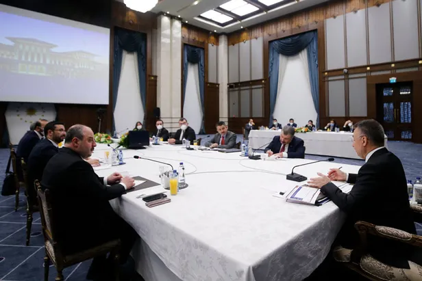 son-dakika-cumhurbaskanligi-kulliyesinden-yapilan-yerli-asi-toplantisinin-ardindan-flas-aciklama-1616774736145.jpg Son dakika: Cumhurbaşkanlığı Külliyesi'nde yapılan 'Yerli aşı' toplantısının ardından flaş açıklama!-5