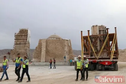 Hasankeyf kalesinin Orta Kapısı Arkeopark Alanına taşındı