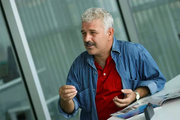 1641902287844.jpg FETÖ'nün gözde ismi Ali Tezel'e "silahlı terör örgütüne yardım etme" suçundan hapis cezası-3