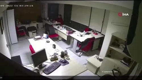 İzmir Buca’daki deprem anı kamerada!