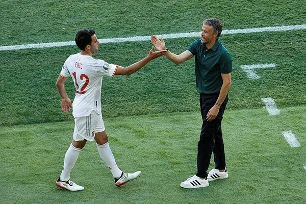 Beşiktaş, Vitoria Guimaraes forması giyen sağ bek Falaye Sacko ile ilgileniyor (Yurttan ve dünyadan spor gündemi)-7