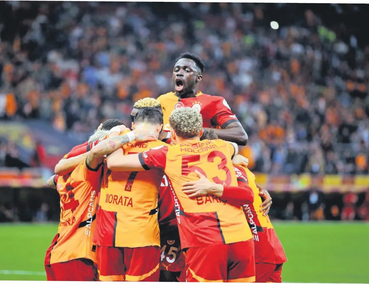 700 milyon lirayı kasasına koydu