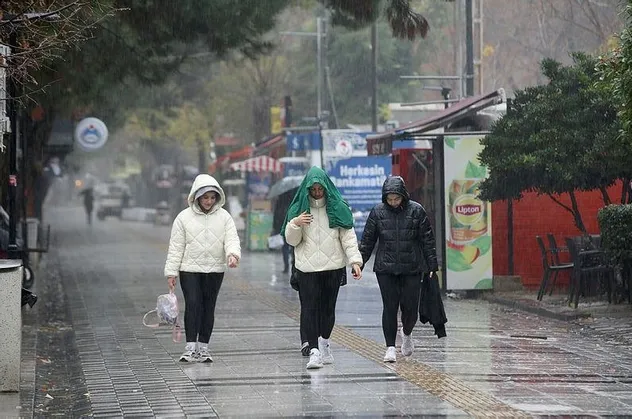 HAVA DURUMU | Meteorolojiden İstanbul'a turuncu ve sarı kodlu uyarı! Alarm üstüne alarm verildi! Çok kuvvetli geliyor | 11-15 Aralık 2022