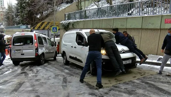 SON DAKİKA: İstanbul'da kar rezaleti: Tuzlama yapılmadı araçlar yolda kaldı-4