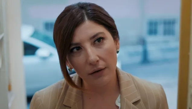 Gel Dese Aşk 4. bölüm fragmanı izle! Murat ile ilişkin devam ediyor mu?