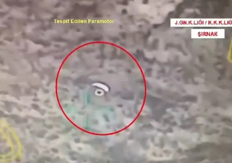 paramotorla-eylem-hazirligindaydilar-4-pkkli-terorist-etkisiz-hale-getirildi-iste-o-goruntuler-1723978017392.jpg Paramotorla eylem hazırlığındaydılar! 4 PKK'lı terörist etkisiz hale getirildi | İşte o görüntüler-2