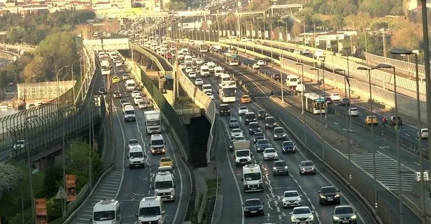 Haftanın ilk iş günü trafik kilit! İstanbul’da trafik yoğunluğu yüzde 50’lere ulaştı