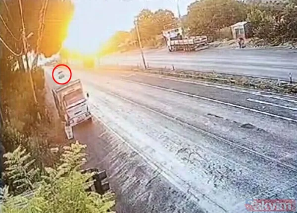 Manisa'da kan donduran kaza! Düğün dönüşü facia... Aynı aileden biri bebek 4 kişi can verdi, 3 ağır yaralı - 21