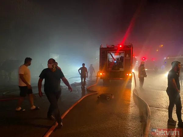 SON DAKİKA: Avcılar'da geri dönüşüm tesisinde yangın - 3