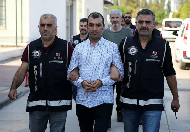 Türkiye'de ilk kez operasyon yapıldı! FETÖ'nün kritik ismi Adana'da yakalandı-1