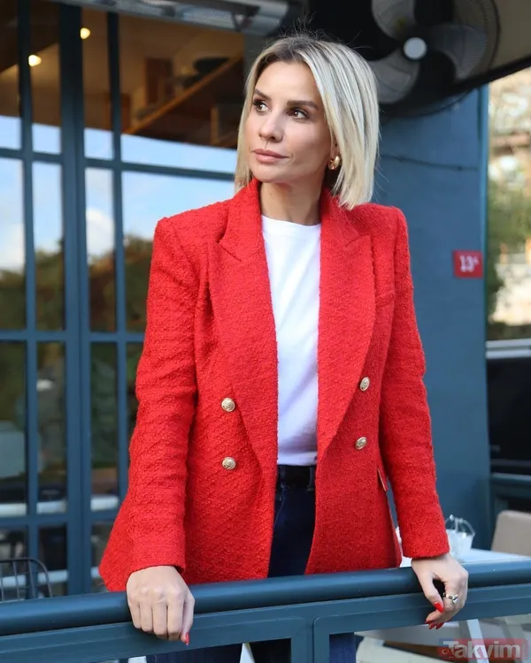 2 çocuk annesi Esra Erol’dan tatil pozu geldi! Tarzıyla sosyal medyayı yıktı geçti! Ekrandaki halini unutun! “Hem spor hem şık” - 2