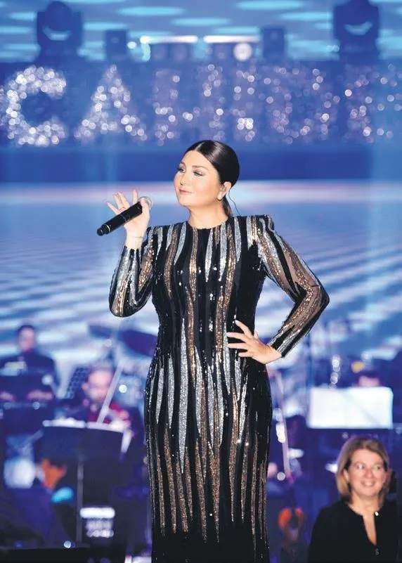 aleyna-tilki-once-isyan-etti-daha-sonra-hayranlara-surpriz-haberi-verdi-annesiyle-1643570543903.jpeg Aleyna Tilki önce isyan etti daha sonra hayranlara sürpriz haberi verdi! Annesiyle...-4