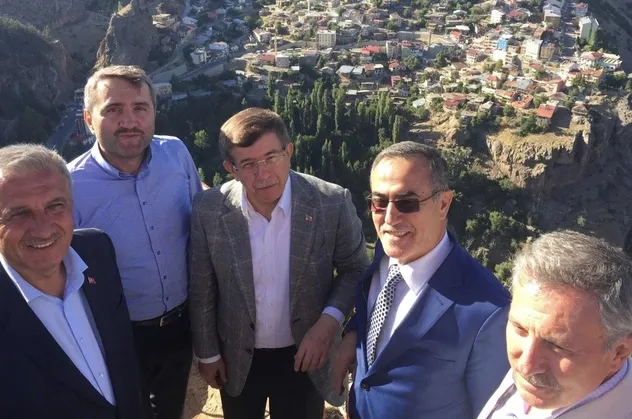 İhsan Özkes, Ahmet Davutoğlu'na katılmaktan vazgeçti