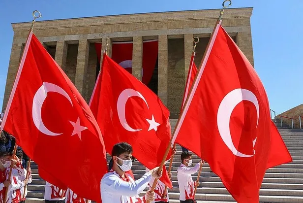 Kurtuluşa atılan adımın 102. yılı! Gençlik ve Spor Bakanı Mehmet Muharrem Kasapoğlu Anıtkabir'de-3