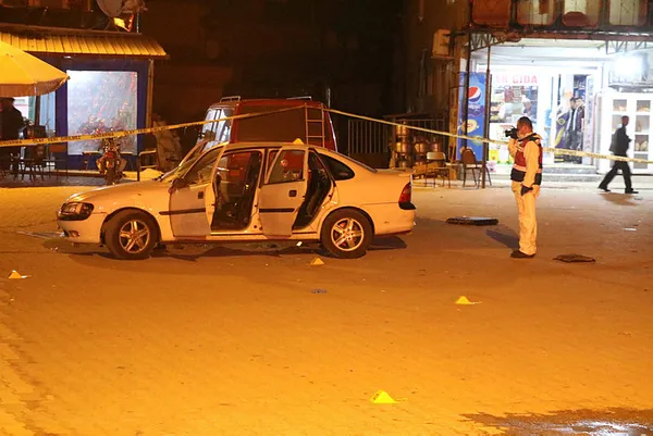 afyonkarahisarda-bosanma-asamasinda-ciftin-aileleri-arasindaki-husumet-felaketle-sonuclandi-4-olu-1-yarali-1636238912654.jpg Afyonkarahisar'da boşanma aşamasında çiftin aileleri arasındaki husumet felaketle sonuçlandı: 4 ölü, 1 yaralı-4