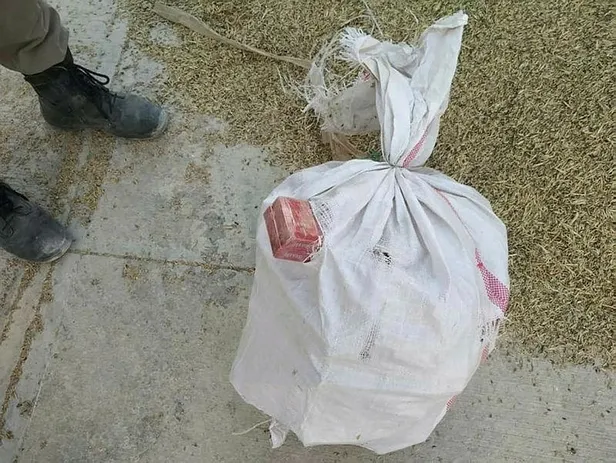 Son dakika: Gümrükte bin 810 paket kaçak sigara ele geçirildi! Kamyon sürücüsü gözaltında-2