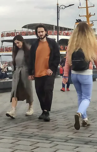 Eminönü'nde turist yoğunluğu! Sokaklar onlara kaldı
