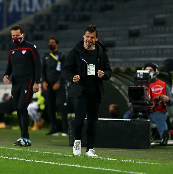 Fenerbahçe'de Emre Belözoğlu, Kayseri maçı sonrası görevini bırakmaya hazırlanıyor-3
