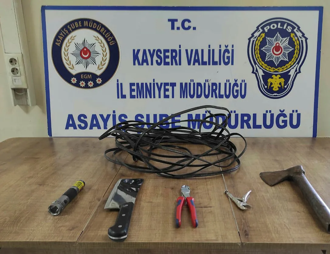 100 bin TL değerinde kablo çaldı