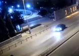 İzmir'de polisi 400 metre kaputa asılı halde sürükleyen alkollü sürücü tutuklandı