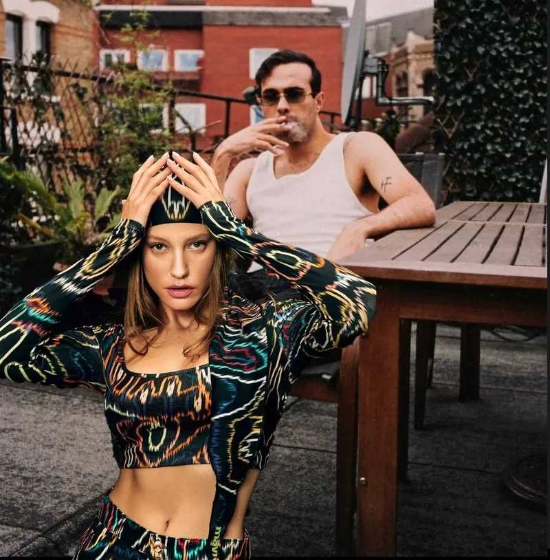 Reklam aşkı iddiası gündem olmuştu: Serenay Sarıkaya ve Mert Demir ortadan kayboldu!-2