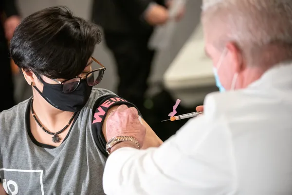 koronavirus-asi-takviminde-oncelik-sirasi-tartisma-yaratti-abdde-sigara-icenlere-oncelik-tanindi-1610788804079.jpg Koronavirüs aşı takviminde öncelik sırası tartışma yarattı! ABD'de sigara içenlere öncelik tanındı-5