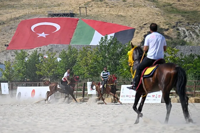baskan-erdogan-ahlattan-terorsuz-turkiye-mesaji-verdi-kirli-elleri-biliyoruz-soykirimcilar-kaybedecek-1787657492300.jpeg Başkan Erdoğan Ahlat'tan Terörsüz Türkiye mesajı verdi: Kirli elleri biliyoruz! Soykırımcılar kaybedecek-3