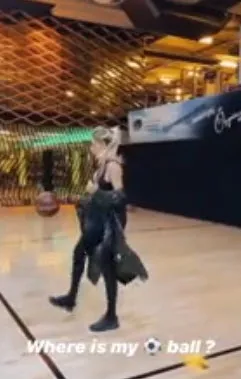 Şeyma Subaşı mahremi ortaya dökmekte sınır tanımıyor 'her yerini aç rahatla' Direk dansı yaparken çamaşırsız görüntü paylaştı-4