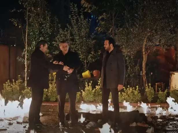 edhoda-carsi-pazar-karisiyor-hasmet-behzatin-intikami-icin-korkmazlari-tek-tek-avlayacak-1604694128714.jpg EDHO'da çarşı pazar karışıyor! Haşmet Behzat'ın intikamı için Korkmazları tek tek avlayacak-2