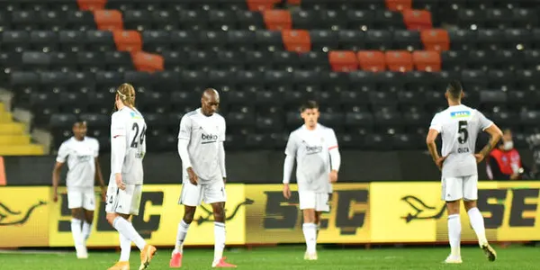 son-dakika-besiktasta-bir-futbolcu-koronaviruse-yakalandi-1607703169502.jpg Son dakika: Beşiktaş'ta bir futbolcu koronavirüse yakalandı-2