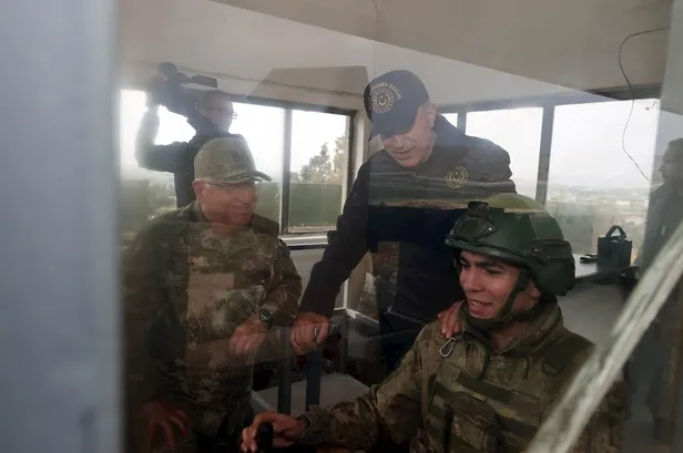 Milli Savunma Bakanı Hulusi Akar açıkladı: "Deprem sonrası 60 bin civarında Suriyeli gönüllü olarak ülkesine döndü"-6