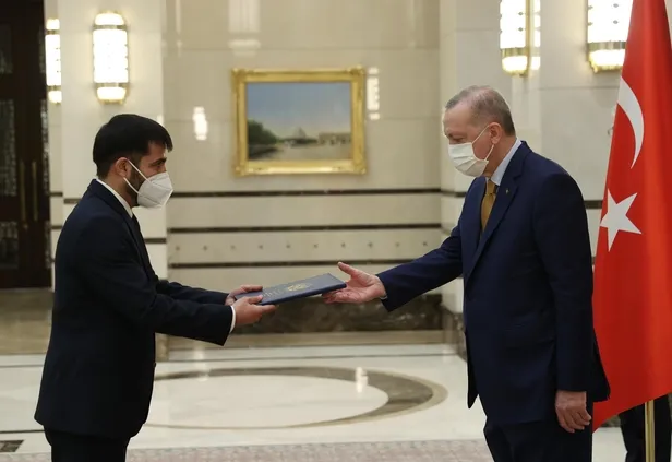 son-dakika-baskan-erdogandan-cumhurbaskanligi-kulliyesinde-pes-pese-onemli-kabuller-1608739319446.jpeg Son dakika: Başkan Erdoğan'dan Cumhurbaşkanlığı Külliyesi'nde peş peşe önemli kabuller-5