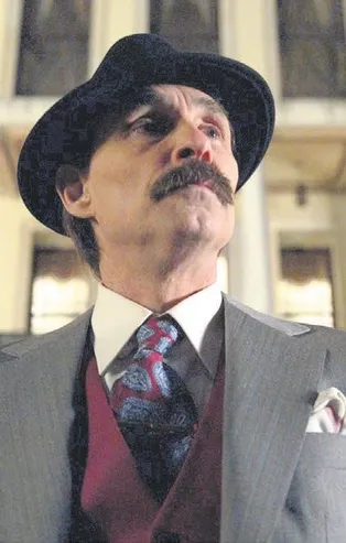 Erdal Beşikçioğlu ve Burcu Biricik'in başrollerini paylaştığı 'Çiçero' heyecan yarattı