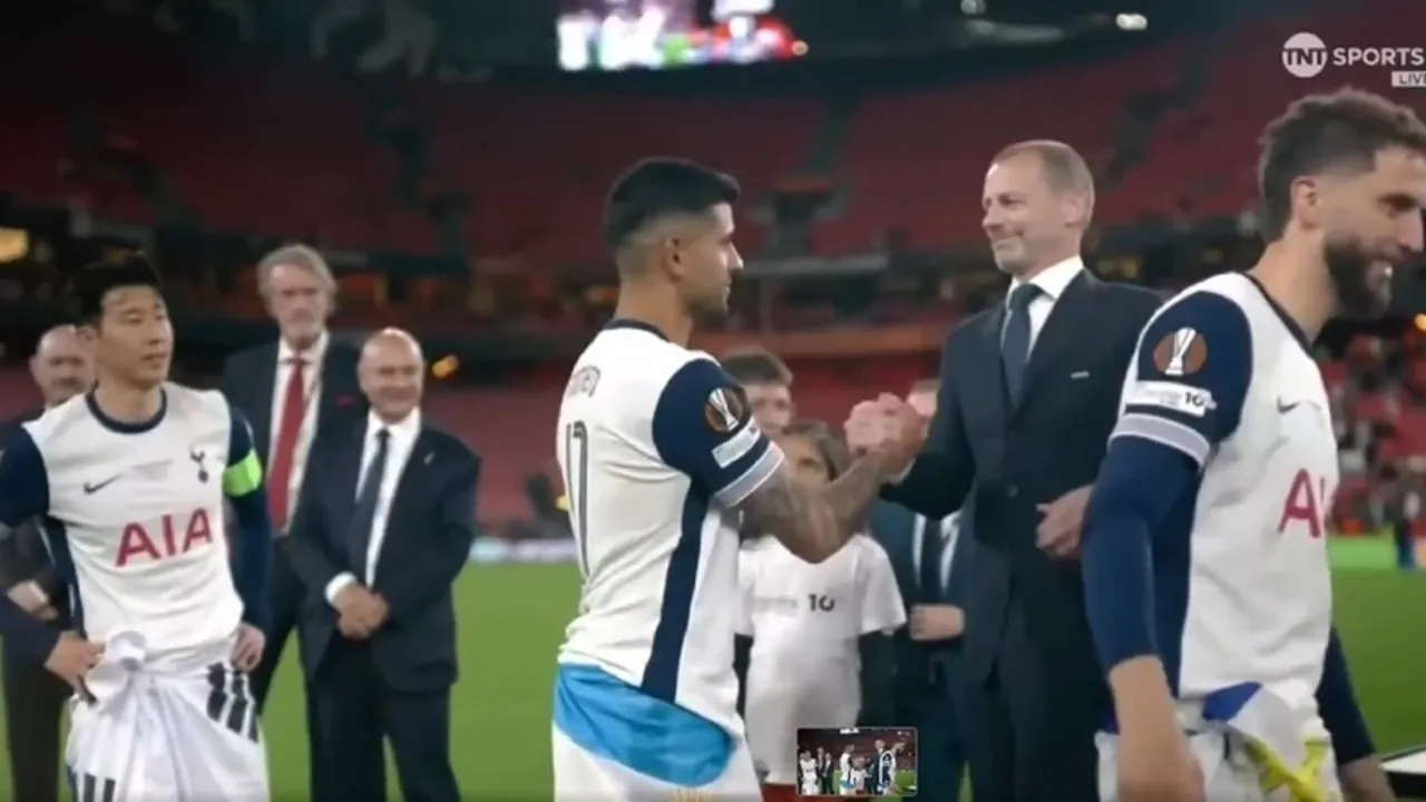 UEFA şampiyonu Tottenham’a madalya yetmedi!