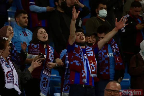 Trabzonspor - Fenerbahçe maçı nefes kesti! İşte heyecan dolu maçtan ekrana yansımayan kareler... - 19