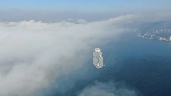 istanbul-bogazinin-marmara-denizi-girisinde-yogun-sis-her-yer-beyaz-ortuyle-kaplandi-1612624079055.jpeg İstanbul Boğazı'nın Marmara denizi girişinde yoğun sis! Her yer beyaz örtüyle kaplandı...-3