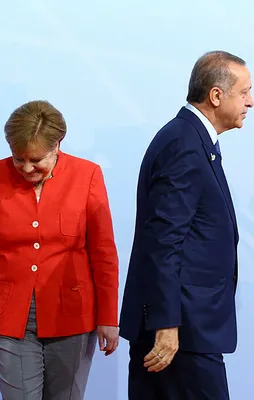 Seçim bitti Merkel geri vites yaptı
