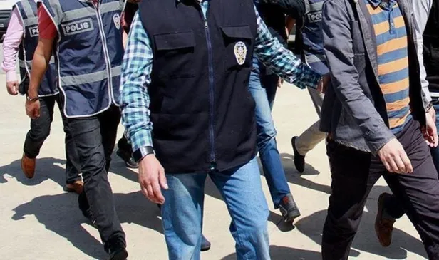 yurdun-dort-bir-yaninda-feto-ile-kesintisiz-mucadele-cok-sayida-gozalti-var-1694592685874.jpeg Yurdun dört bir yanında FETÖ ile kesintisiz mücadele! Çok sayıda gözaltı var-3