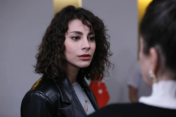 elif-gercegi-ogrendi-bir-kucuk-gun-isigi-27-bolum-fragmani-yayinlandi-artik-firattan-bunu-saklayamam-1679349701853.jpg Elif gerçeği öğrendi! Bir Küçük Gün Işığı 27. bölüm fragmanı yayınlandı: “Artık Fırat’tan bunu saklayamam”-5