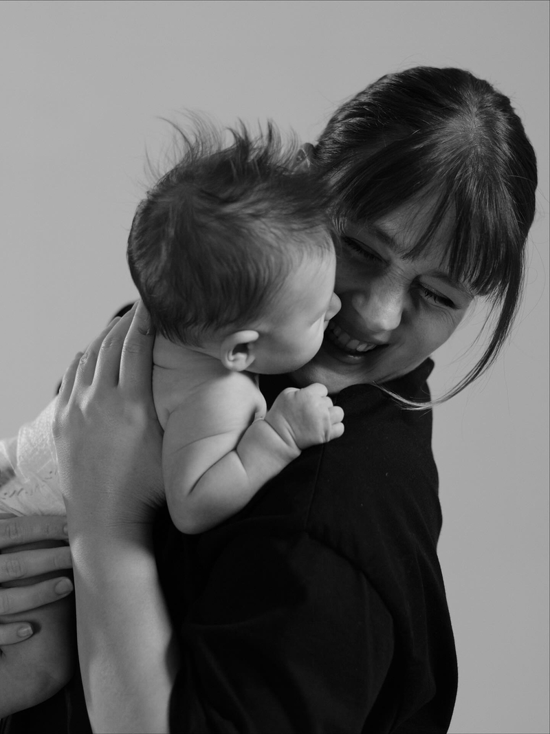 gizem-karaca-kizi-leyla-yazin-yuzunu-ilk-kez-gosterdi-annesinin-kopyasi-1771656740364.jpg Gizem Karaca kızı Leyla Yaz'ın yüzünü ilk kez gösterdi: "Annesinin kopyası"-5