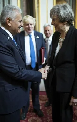 Önce Mattis Sonra May