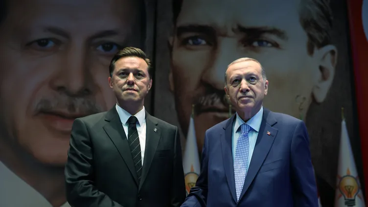 İYİ Parti'den istifa eden Nebi Hatipoğlu AK Parti'ye katıldı