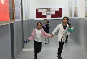 Eğitimde ara tatil molası sona erdi! 18 milyon öğrenci 1,2 milyon öğretmen... 81 ilde ders zili çalıyor